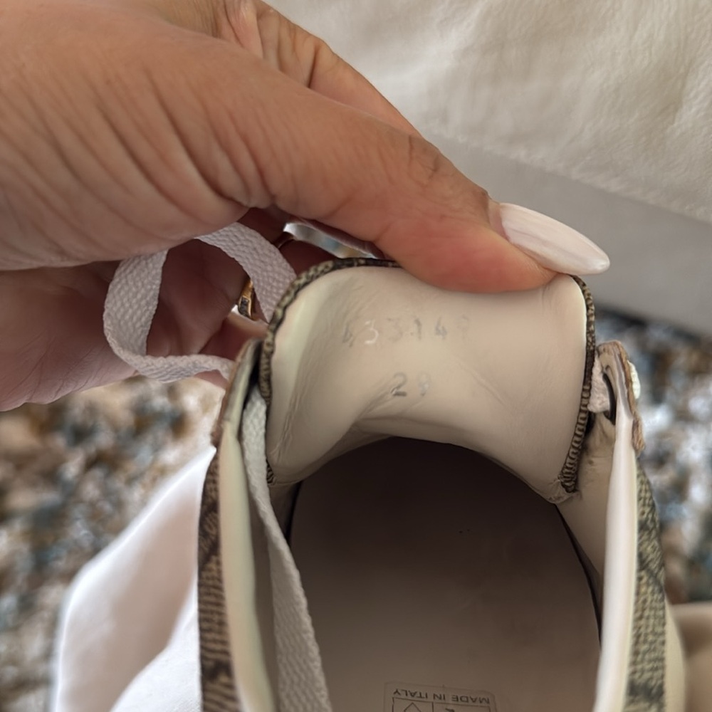 Boys Gucci Sneakers - Picture 6 of 9